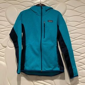 Patagonia hooded zip. EUC.